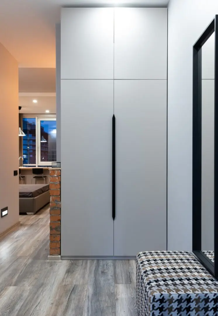 Шкаф
